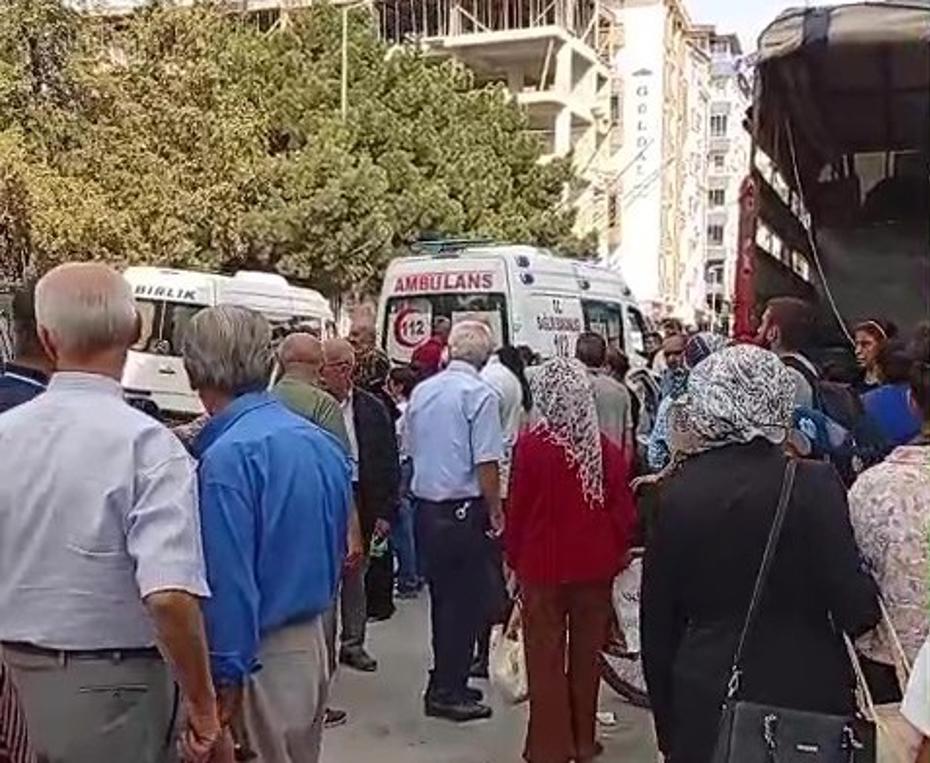 Veli Ağbaba Pazarda Aniden Fenalaştı ve Hastaneye Kaldırıldı