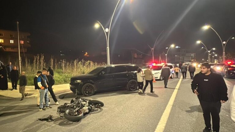 Arnavutköy’de 2 motosiklet çarpıştı: 3’ü ağır yaralandı