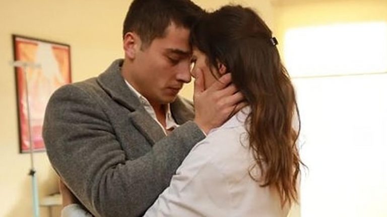 Atakan Özkaya ve Dilin Döğer’den aşk pozları